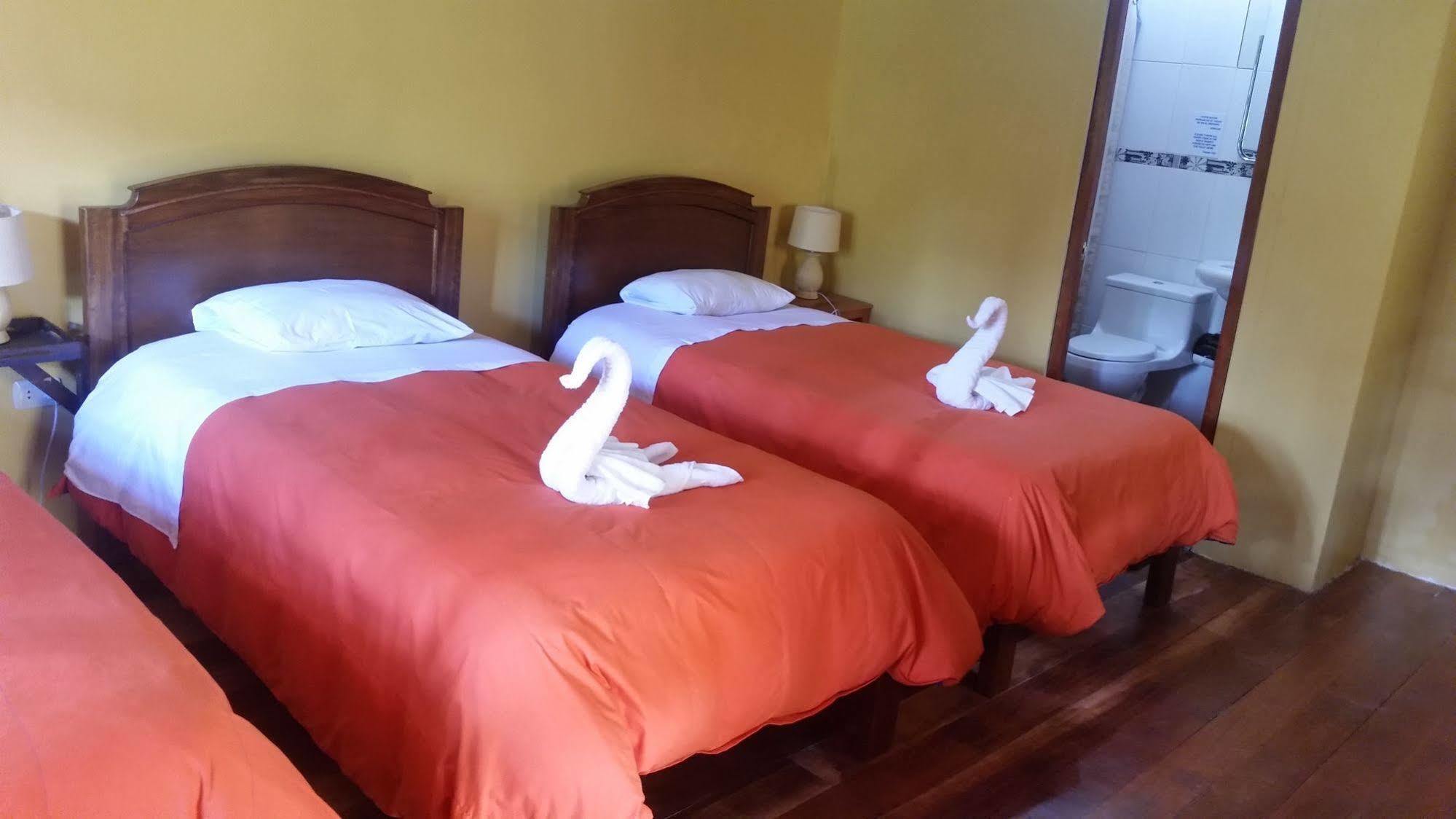 Wayras Hostal Ollantaytambo Bagian luar foto